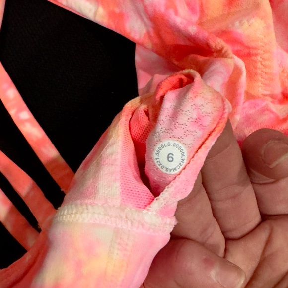 Lululemon Energy Bra - High Neck Size 6 - Picture 6 of 6